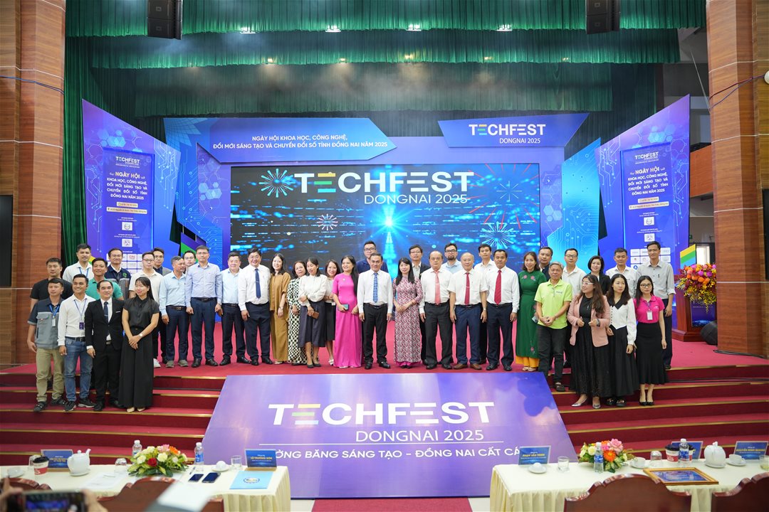 LHU tiên phong đưa trí tuệ nhân tạo cất cánh tại TechFest Đồng Nai 2025
