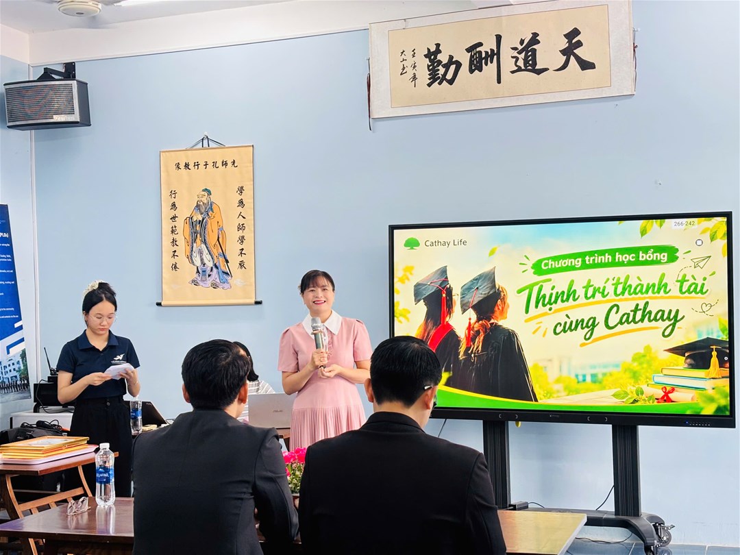 ThS. Nguyễn Thị Như Thường - Phó Trưởng khoa Đông phương học phát biểu chào mừng và gửi lời cảm ơn đến doanh nghiệp tài trợ.